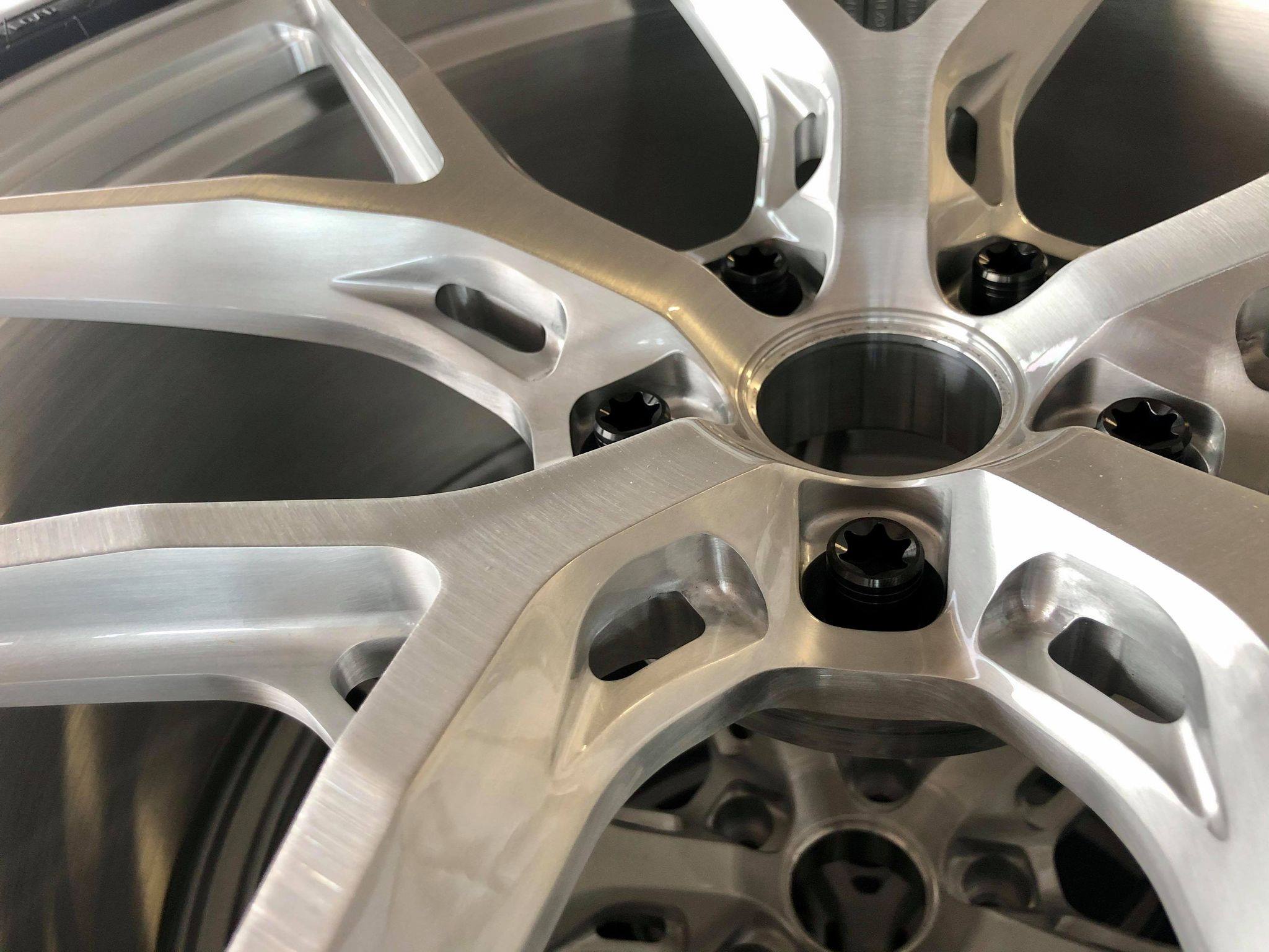 14x1.5 Torx lug nuts